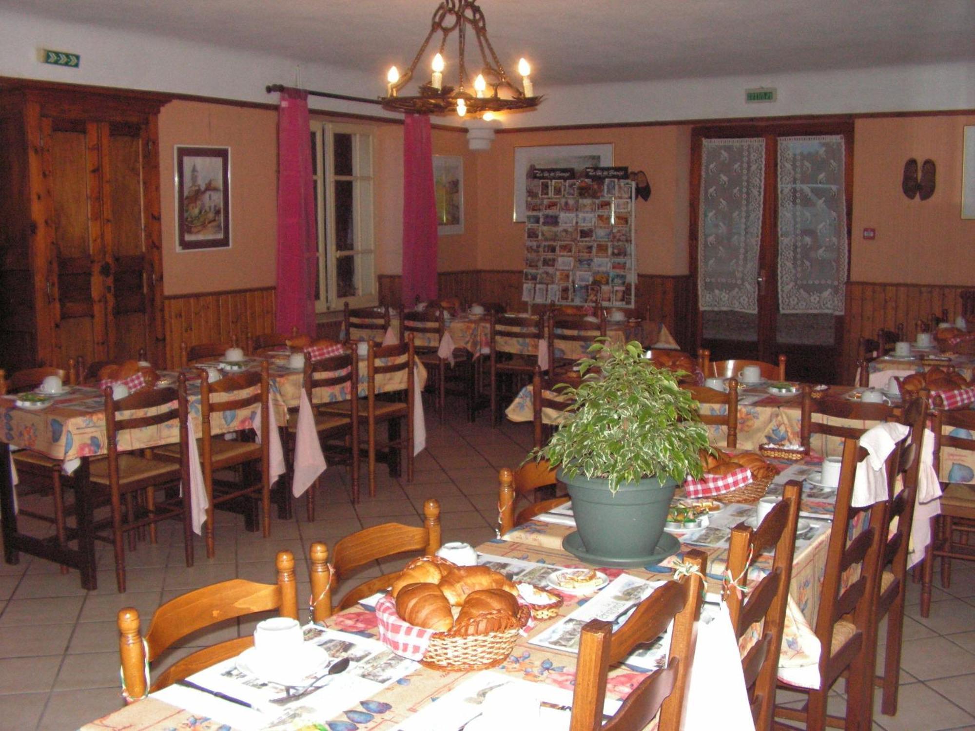 Hotel Du Parc Thonac Buitenkant foto