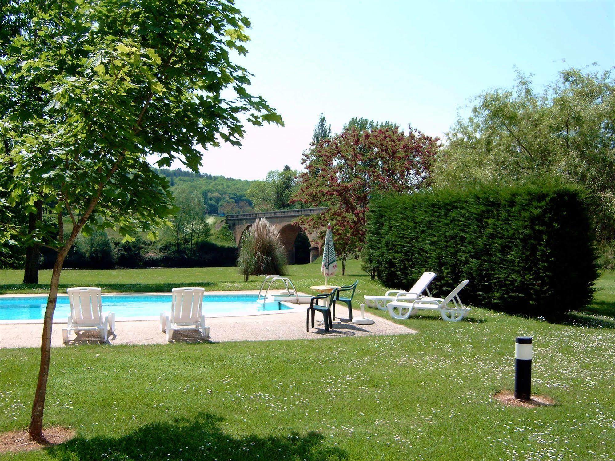Hotel Du Parc Thonac Buitenkant foto