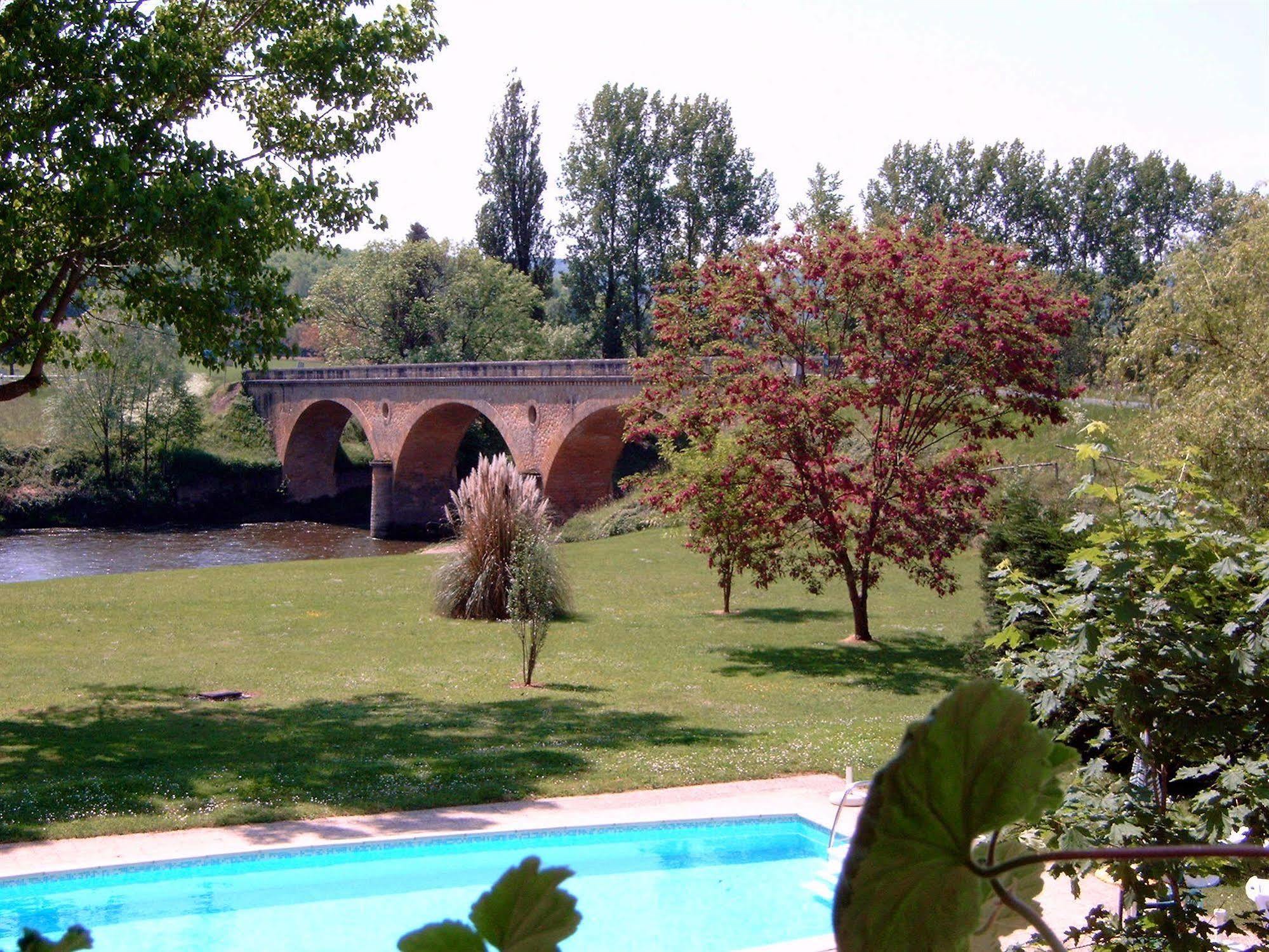 Hotel Du Parc Thonac Buitenkant foto