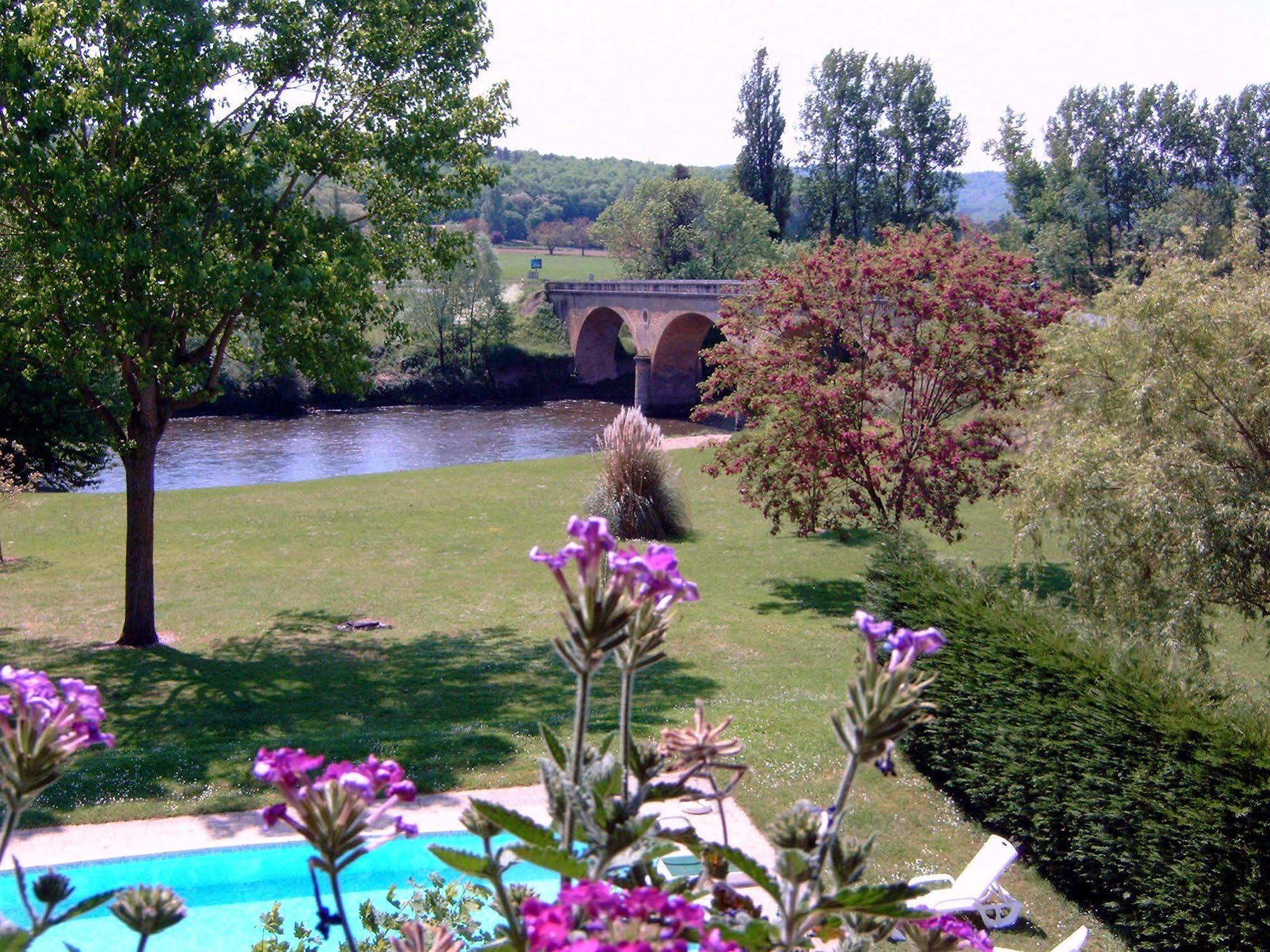 Hotel Du Parc Thonac Buitenkant foto